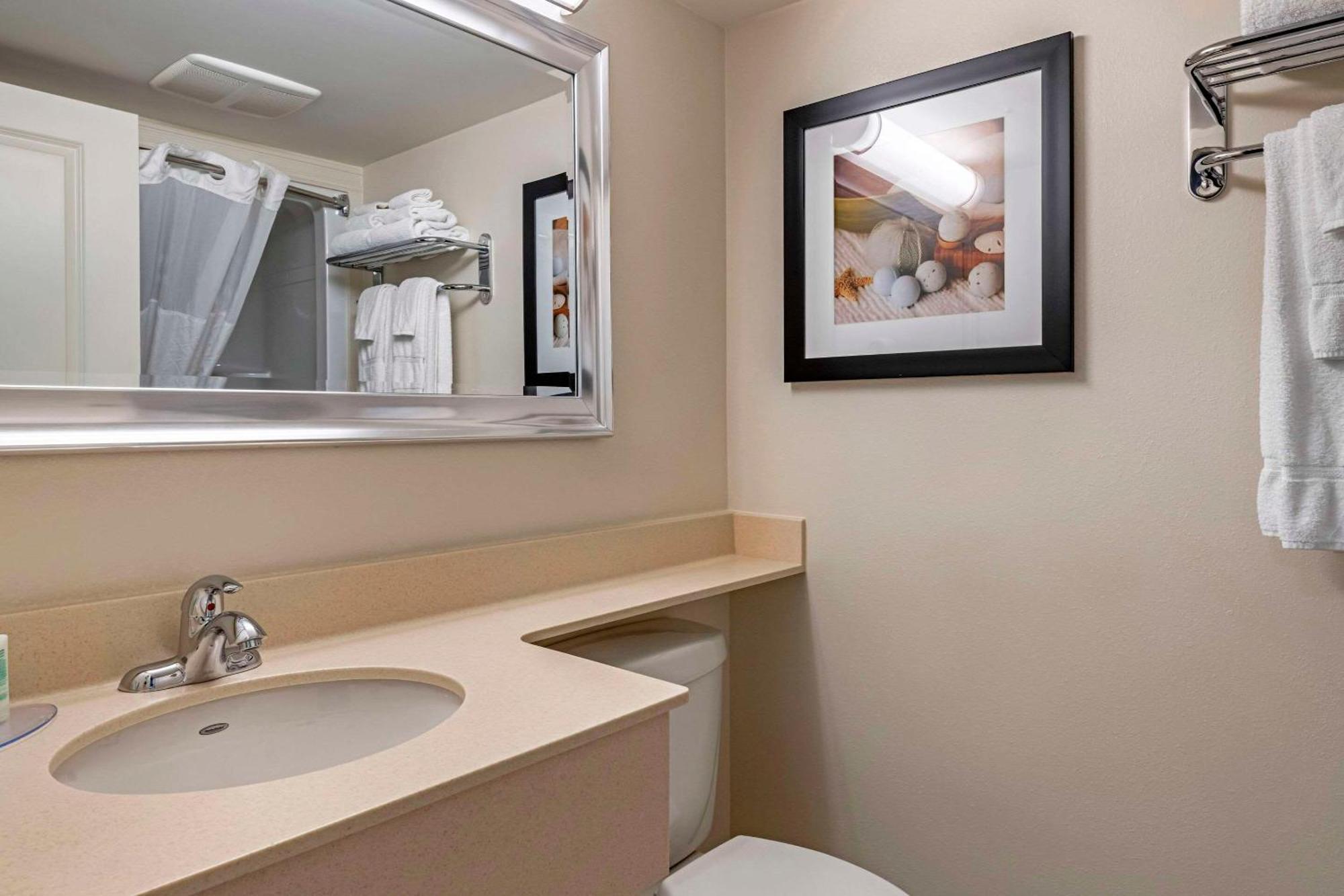 Quality Inn & Suites Quispamsis Rothesay Luaran gambar
