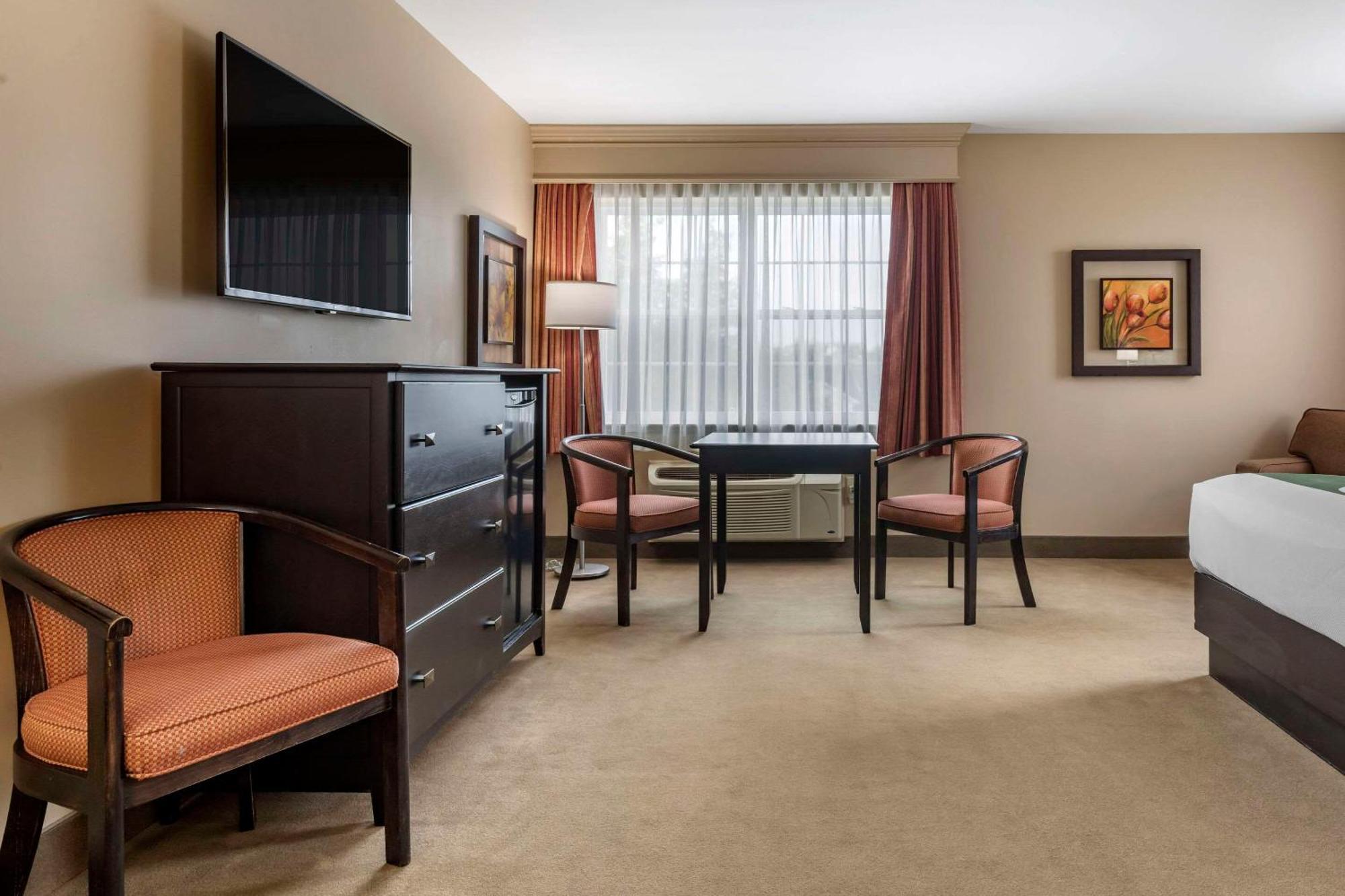 Quality Inn & Suites Quispamsis Rothesay Luaran gambar